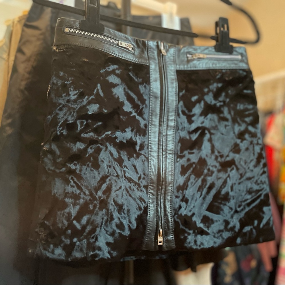 Bebe Black Faux Fur Front-Zip Mini Skirt